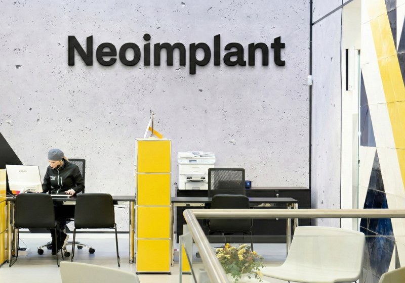 Implante dental con corona de zirconio en Neoimplant Madrid